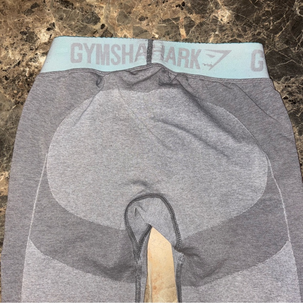 NWOT Gymshark Gray w/Teal Waistband Flex Legging 🦈 - Picture 4 of 4